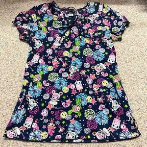 Small “Tokidoki fireworks” cotton scrub top